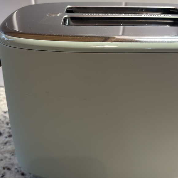 Beautiful and sleek 2 slice touch screen toaster - Picture 4 of 4